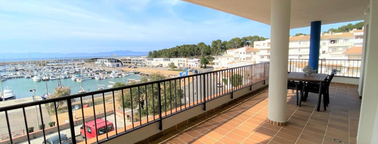 Apartaments Club Nautic L'Escala Exterior photo